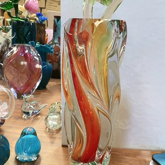 琉璃花瓶高32厘米口径6厘米