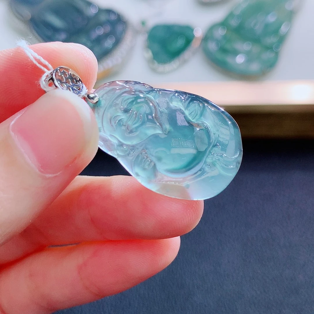 翡翠挂件未镶嵌翡翠