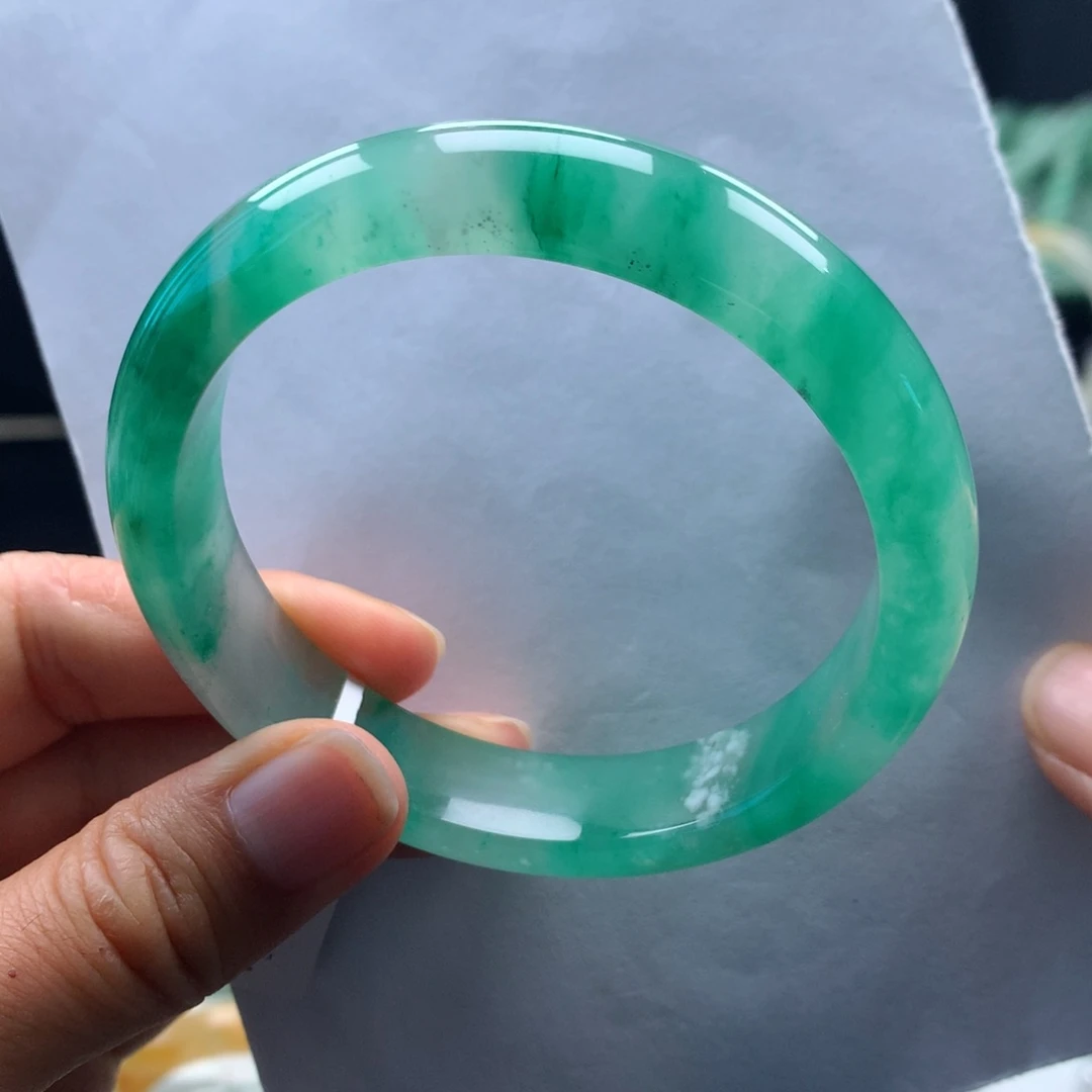 未镶嵌手镯石英质玉