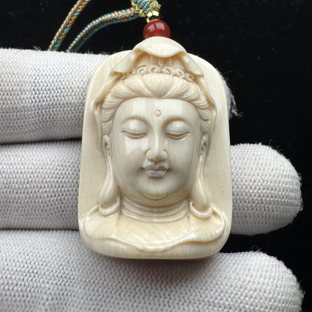 H4365京派青松老师天然猛犸牙 观音头雕刻牌28.9x41x15mm