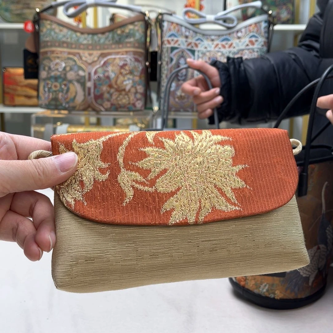 织绣莲*直播间浮力大漏