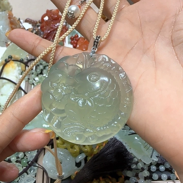 蛇纹石玉未镶嵌吊坠