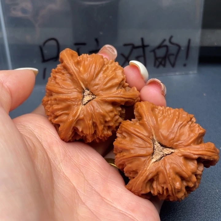 爱***起文玩核桃吊坠白狮子