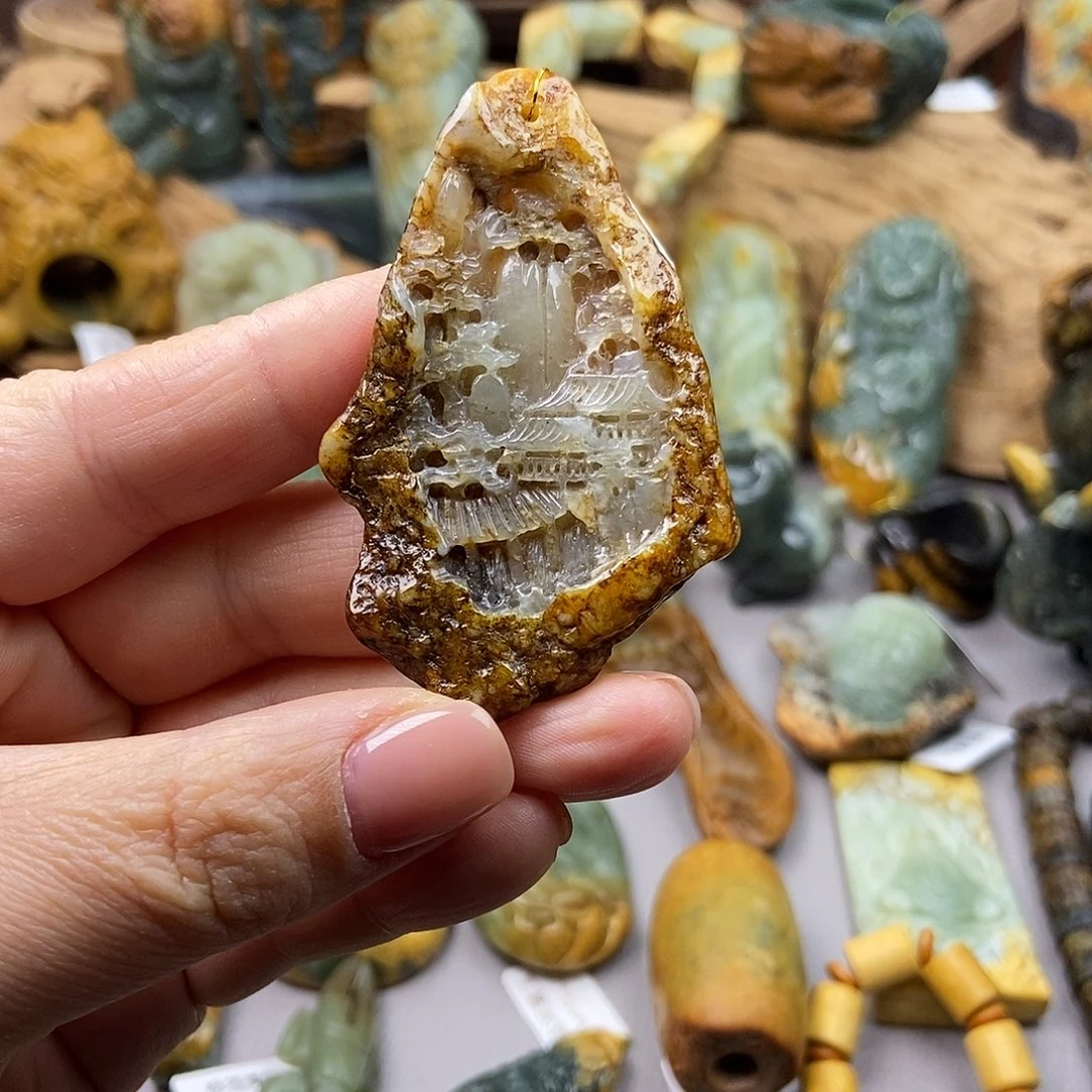 岫岩河磨玉（透闪石质玉）挂坠未镶嵌