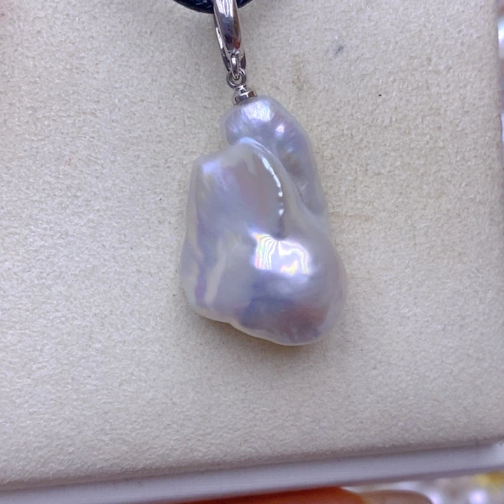 淡水珍珠吊坠(赠链)未镶嵌