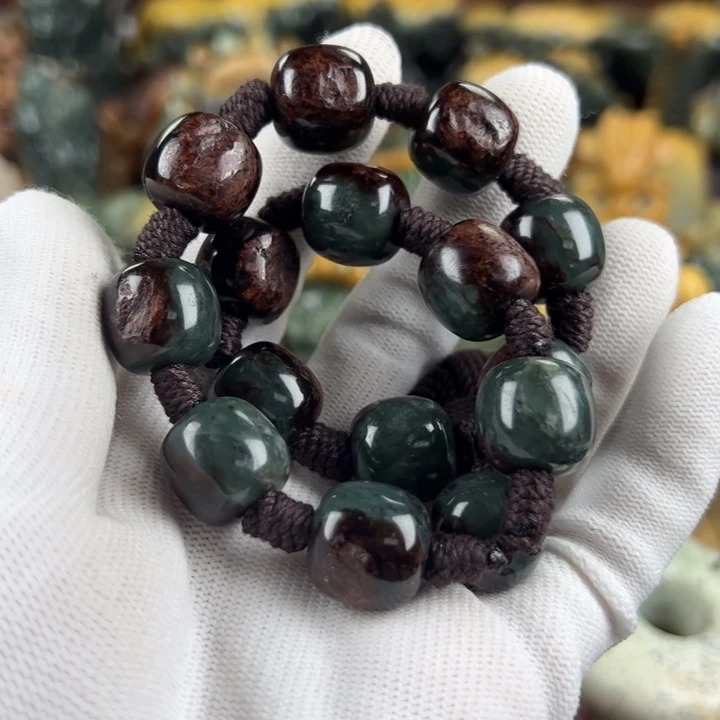 岫岩河磨玉（透闪石质玉）手串未镶嵌咸*蛋