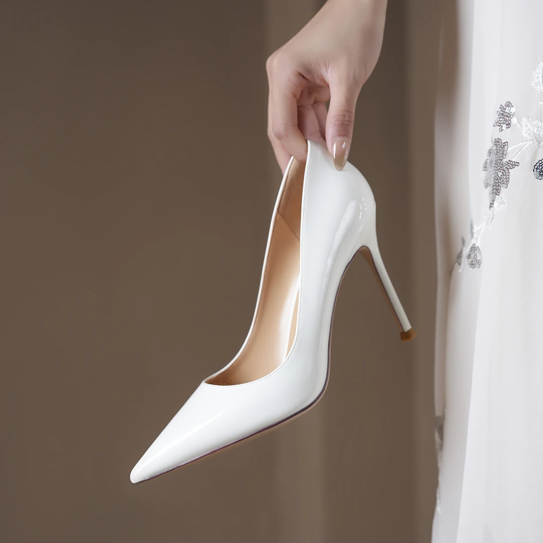 白色高跟鞋【全包杏色大底】2025新款漆皮尖头浅口时尚细跟单鞋女