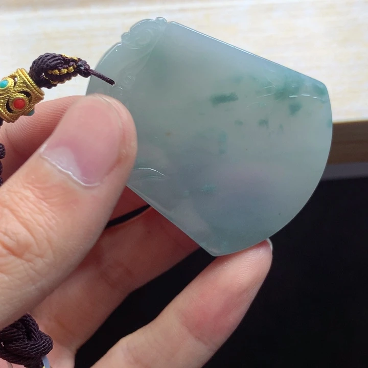 翡翠未镶嵌颈饰吊坠