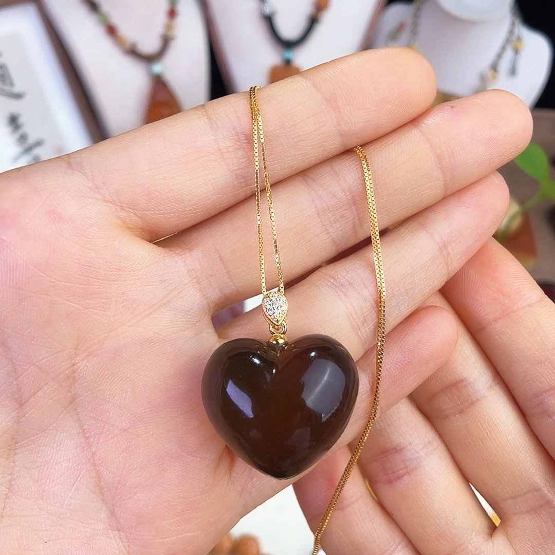 未镶嵌琥珀珠宝奇石红*。