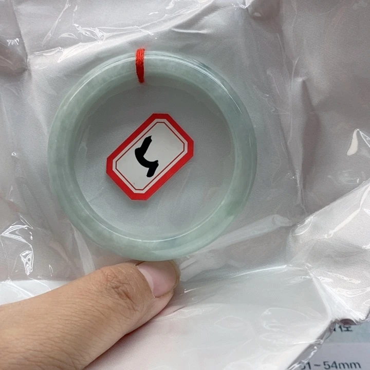 苏***、翡翠未镶嵌手镯翡翠