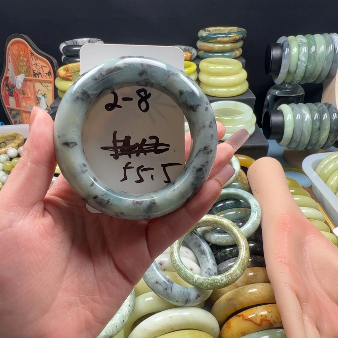 姚***儿蛇纹石玉未镶嵌手镯