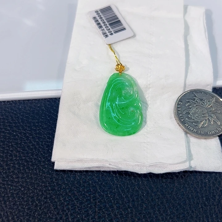 颈饰18K金镶嵌翡翠