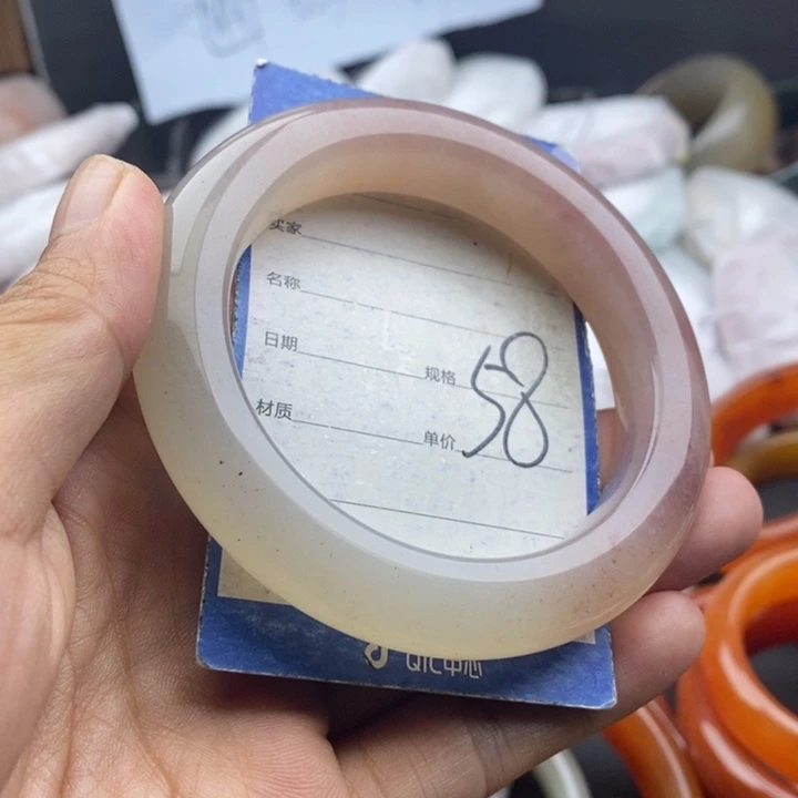 石英质玉手镯未镶嵌