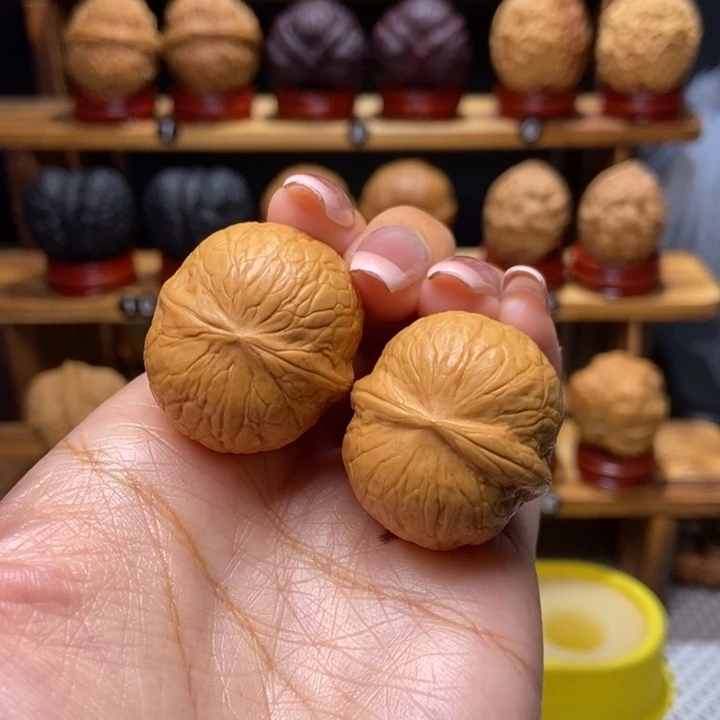 文玩核桃吊坠晶玉18