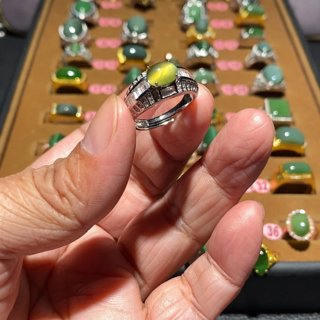 和田玉未镶嵌戒指