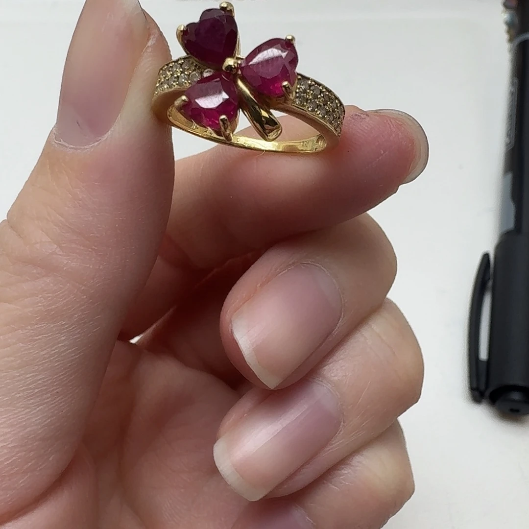 红宝石18K金镶嵌戒指