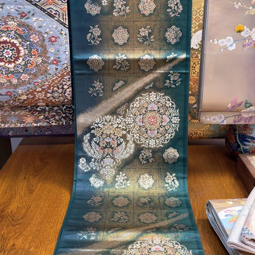 织绣斜取彩金织宝相