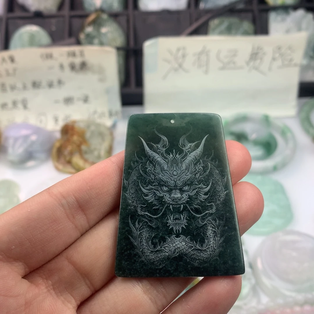 翡翠颈饰未镶嵌一