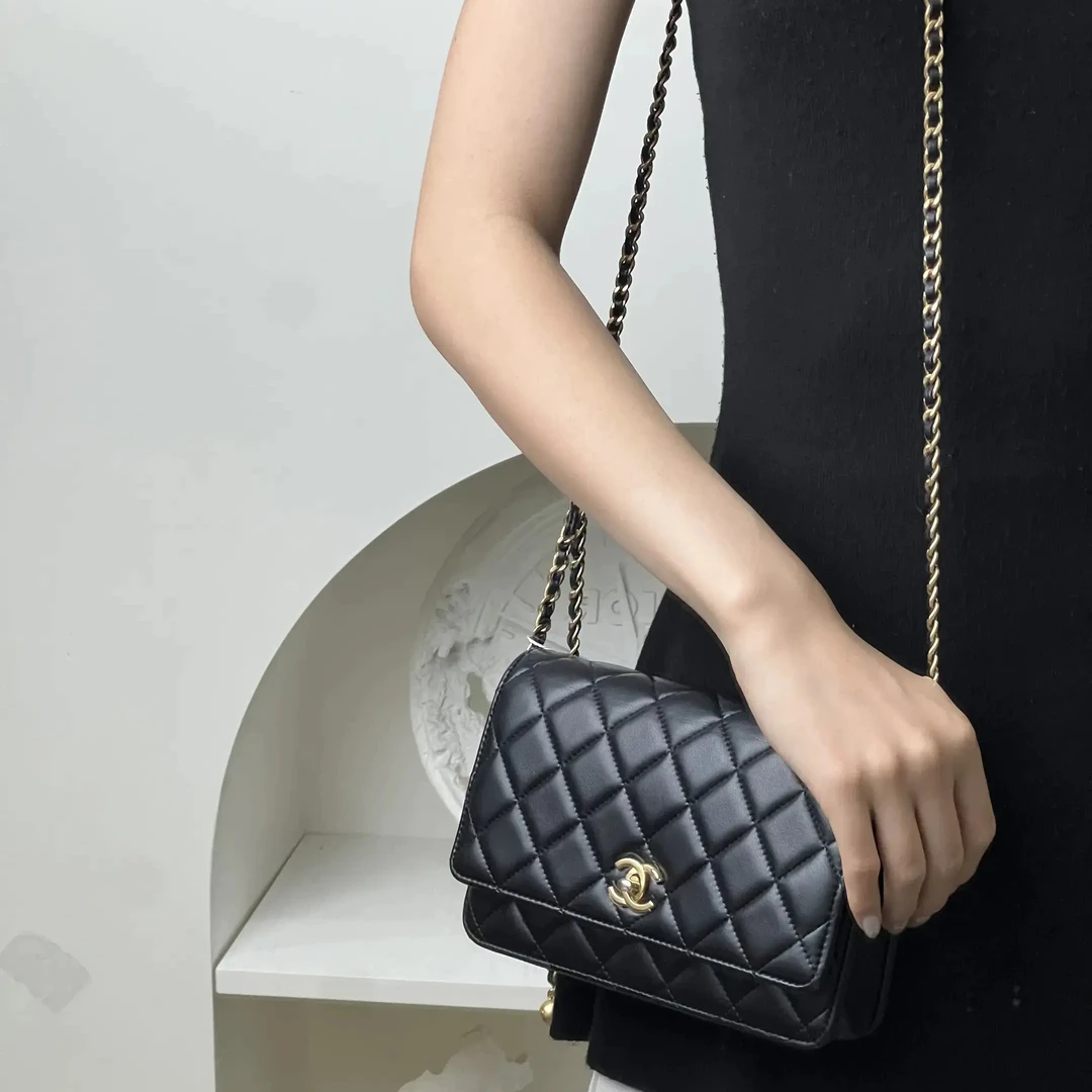 99新 Chanel/香奈儿 chanel 金球发财woc黑金旋钮扣羊皮/优品