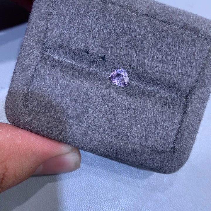 尖晶石裸石未镶嵌0.73克拉