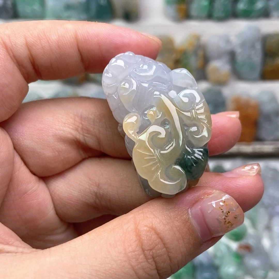翡翠未镶嵌吊坠(赠链)