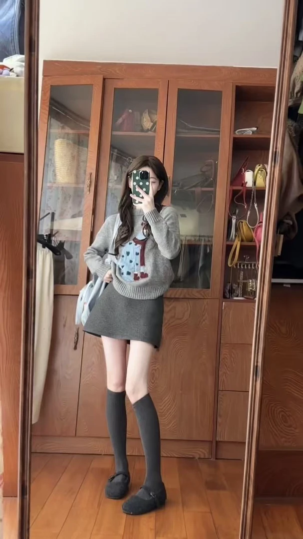 2025秋冬新款灰色圣诞猫卡通提花圆领毛衣针织衫韩系慵懒上衣半裙