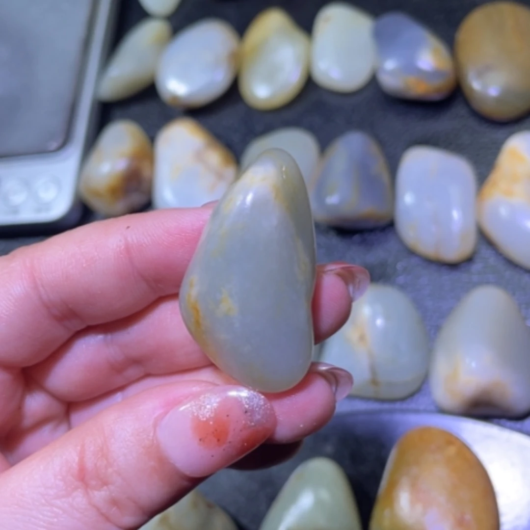 【闪购商品】颈饰未镶嵌和田玉