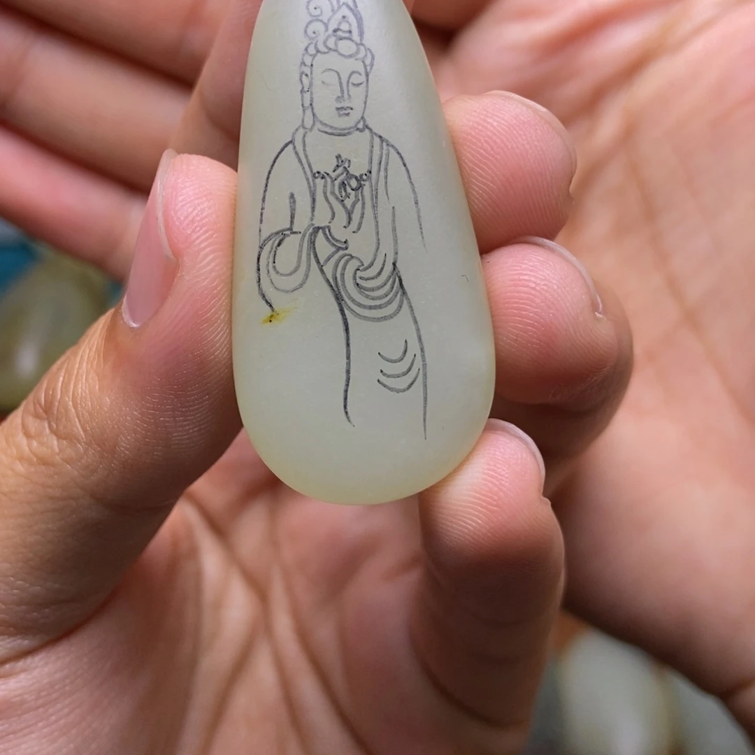 未镶嵌吊坠定制和田玉