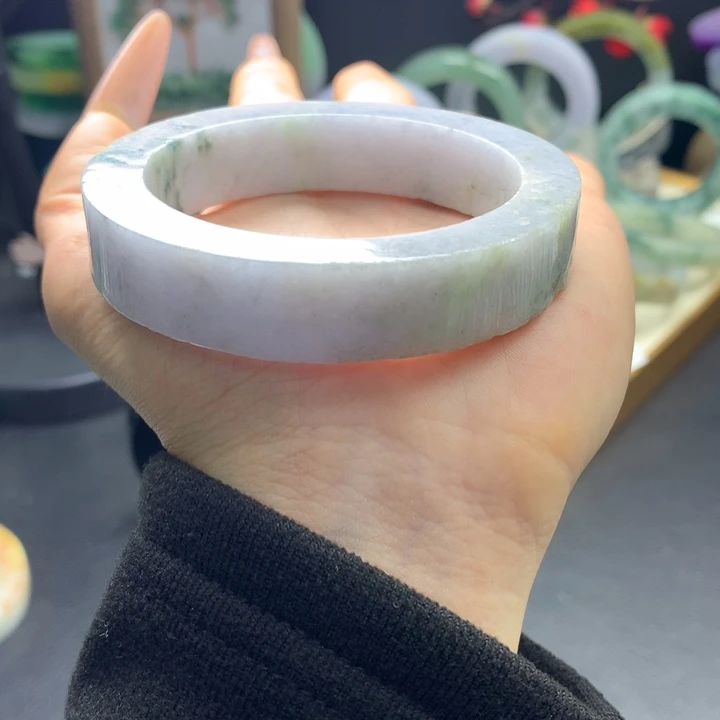 定制翡翠未镶嵌翡翠手镯