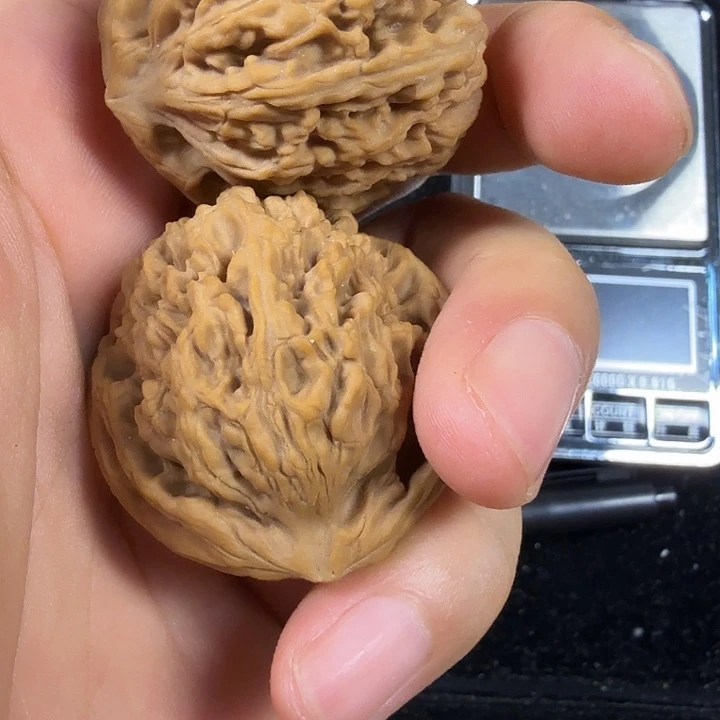 华***和吊坠桃核40左右南将石文玩核桃