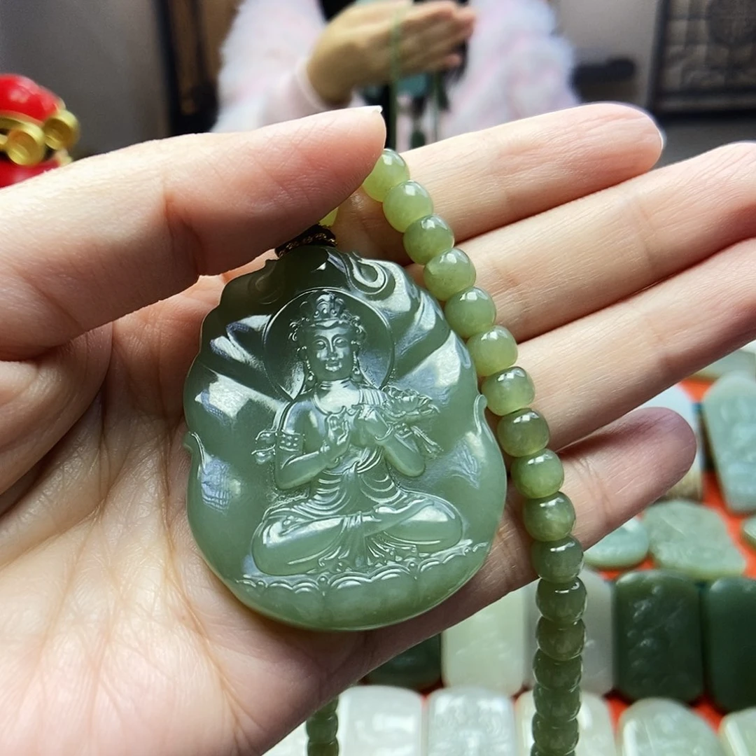 颈饰未镶嵌和田玉朝**天