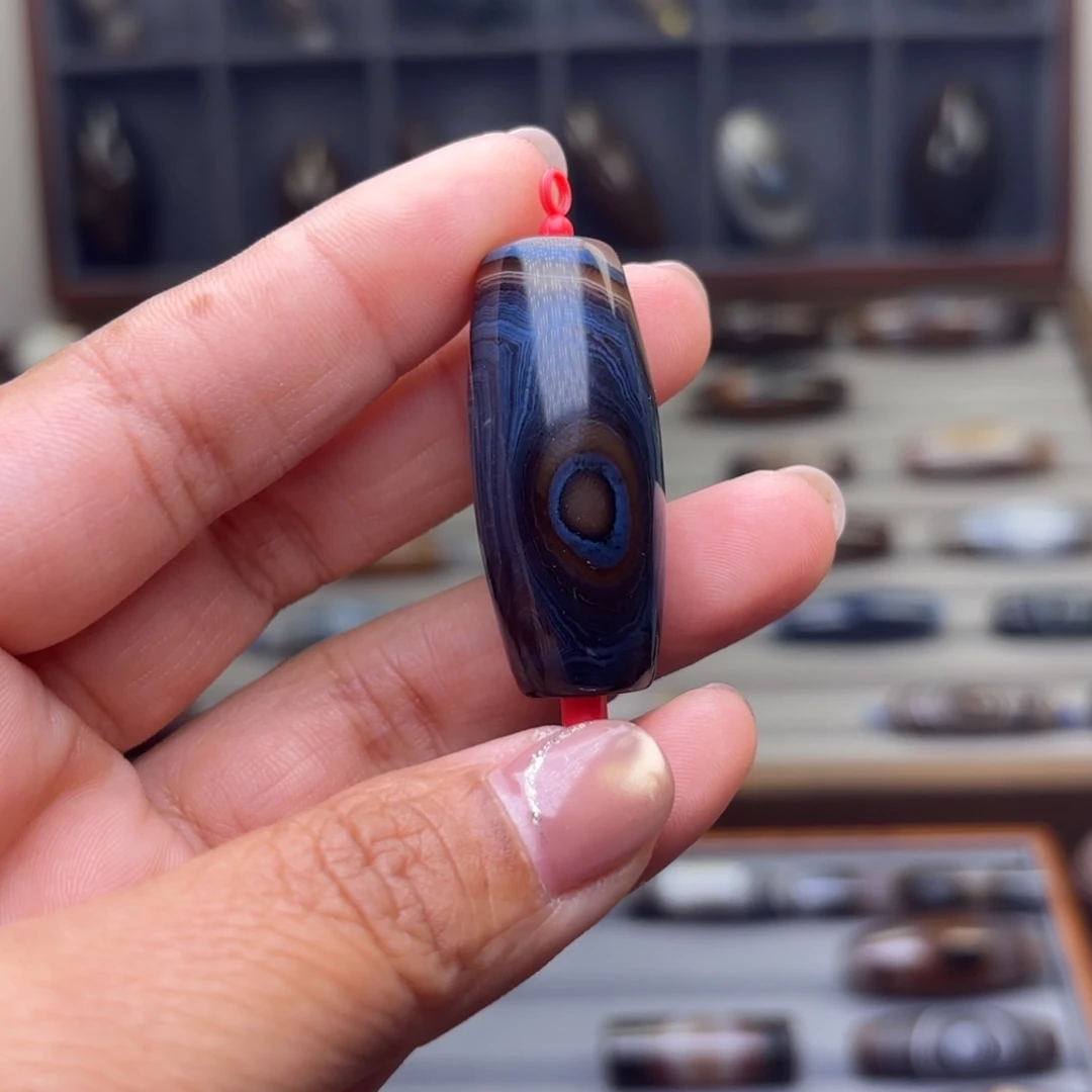 轩***轩玛瑙/玉髓未镶嵌颈饰