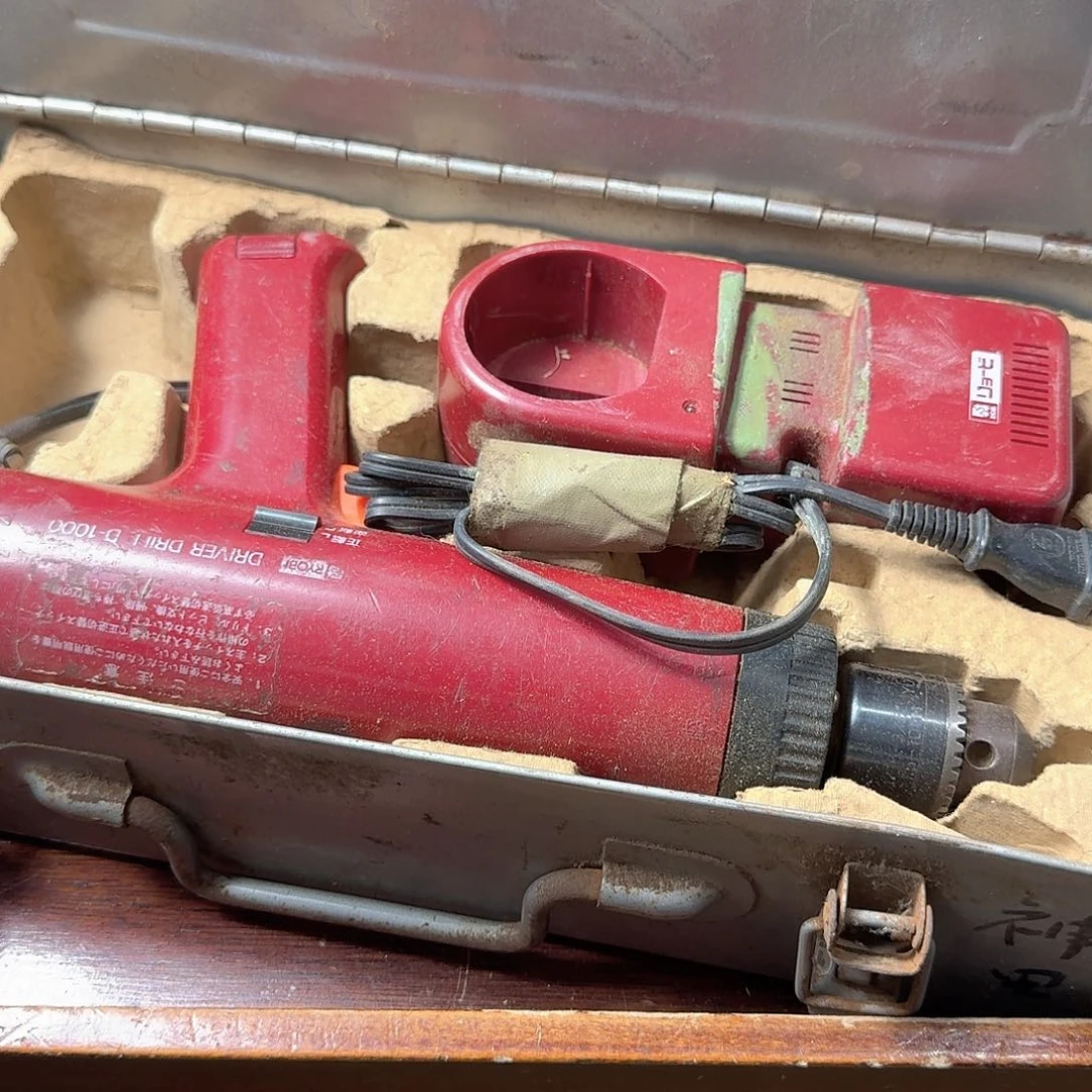 鸿*中古商品，瑕疵品，不保好坏。722