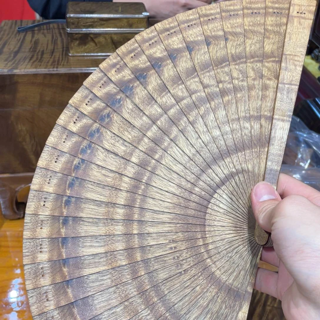 金丝楠A****贝金丝楠苏扇6