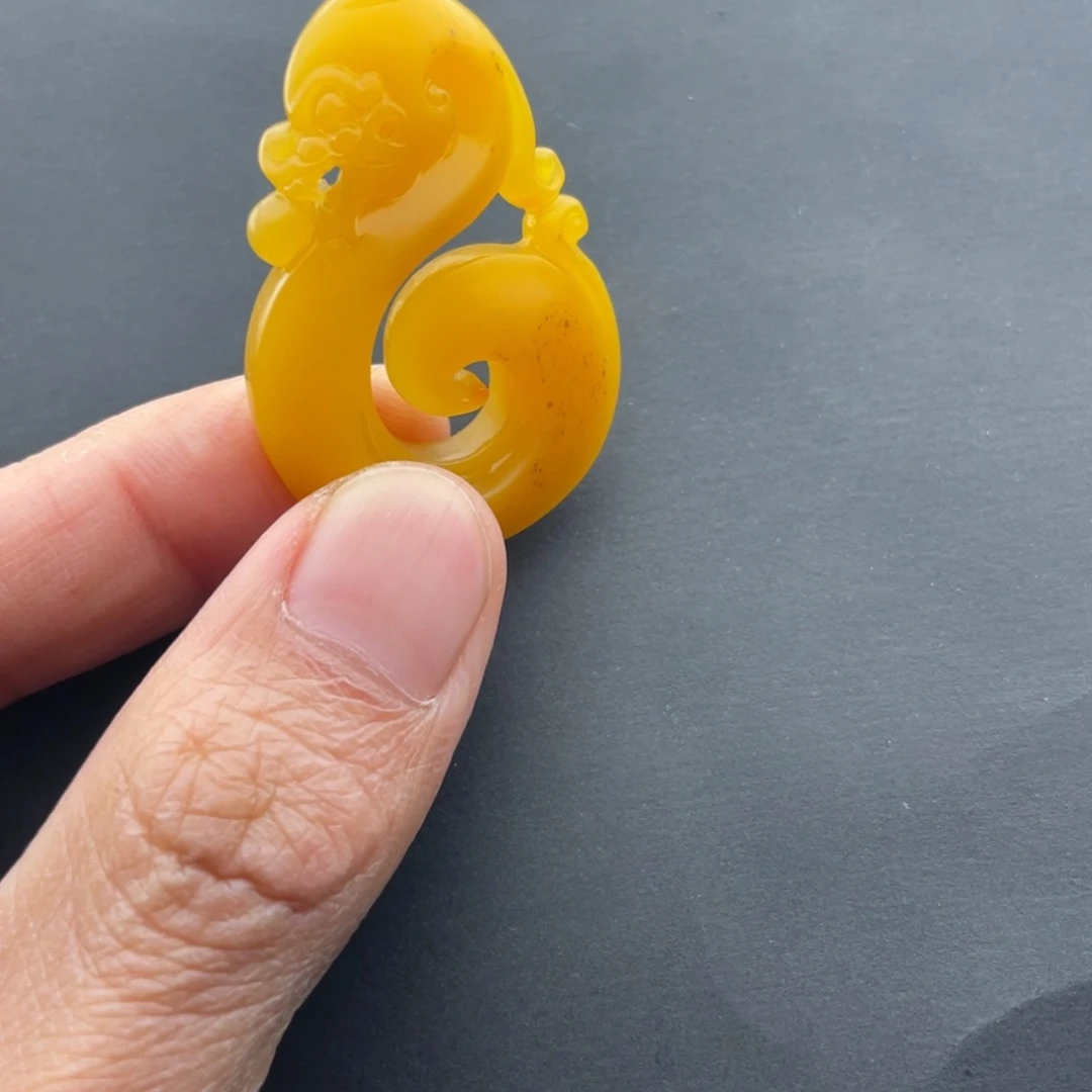 石***布石英岩玉未镶嵌黄蜡石挂件