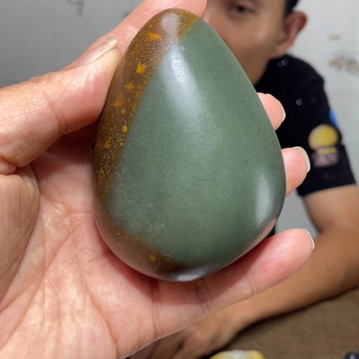 和田玉未镶嵌把件