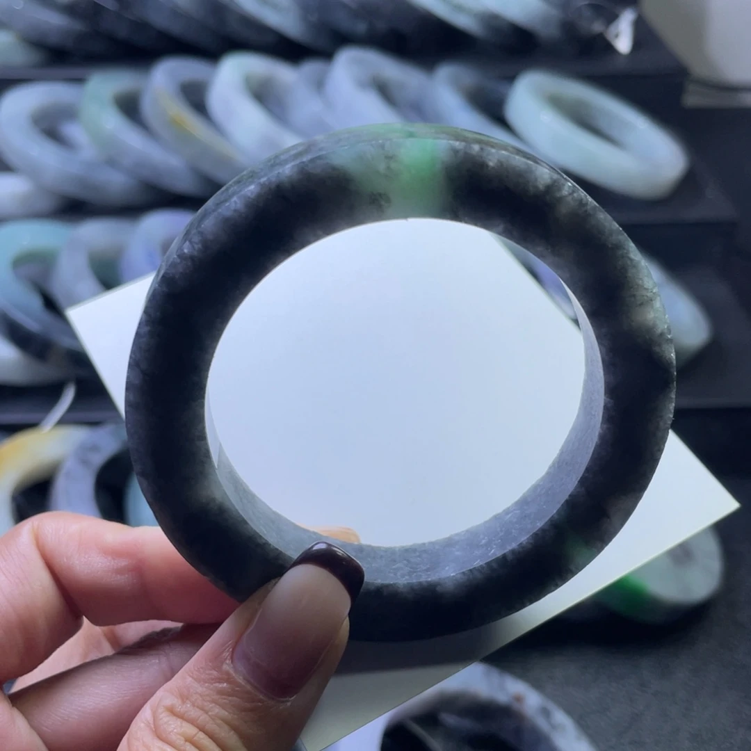 定制翡翠未镶嵌翡翠手镯