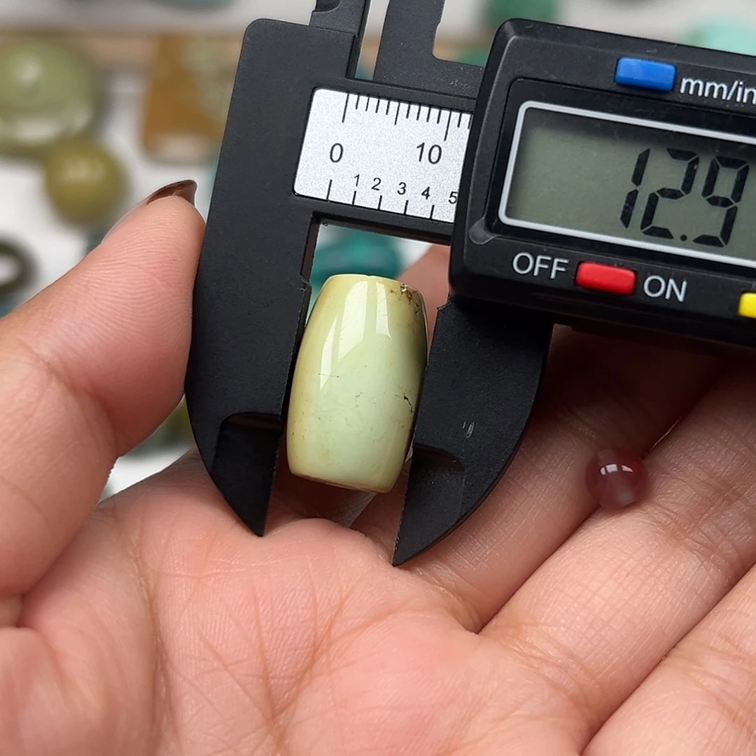 南红玛瑙未镶嵌珠宝奇石