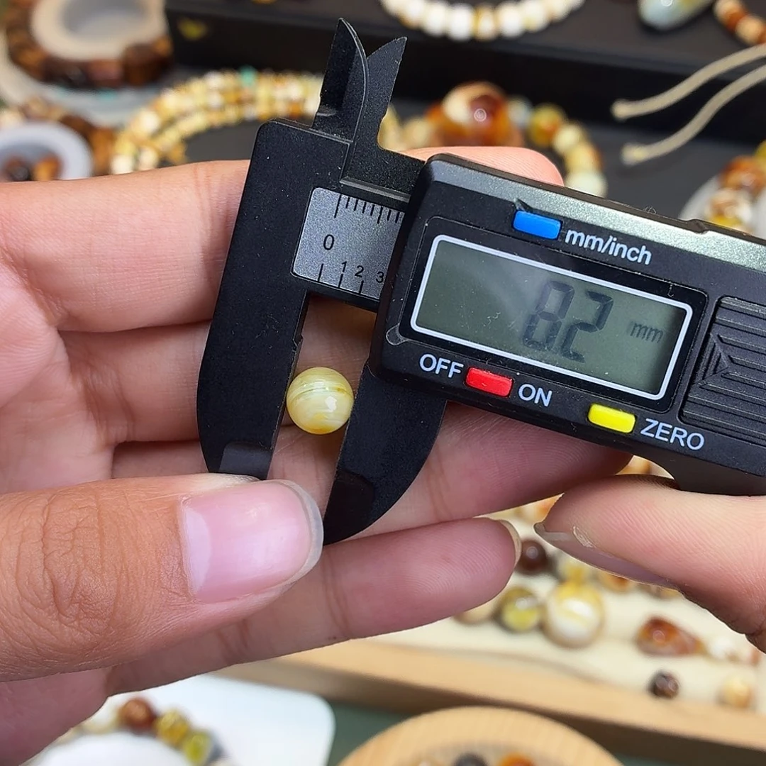 琥珀未镶嵌手链特色蜜蜡圆珠单珠，尺寸8.2mm，不退不换