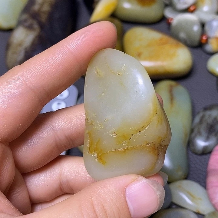 未镶嵌和田玉（糖玉）挂件