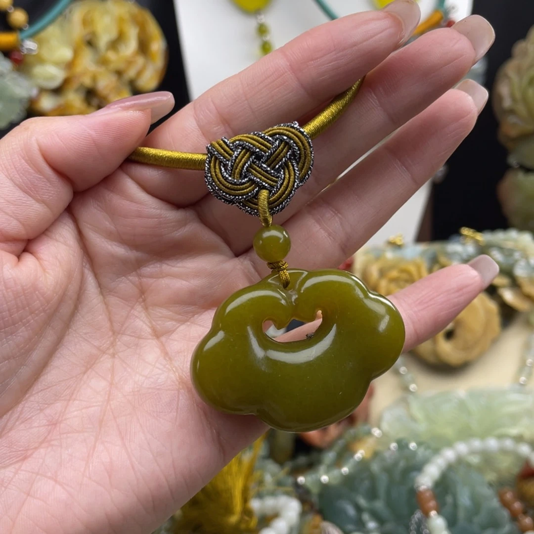 未镶嵌蛇纹石玉颈饰