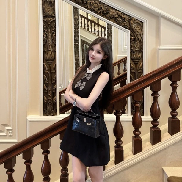 FAY【柔情梦露】赫本端庄定制手工黑银蝴蝶结收腰大气无袖连衣裙