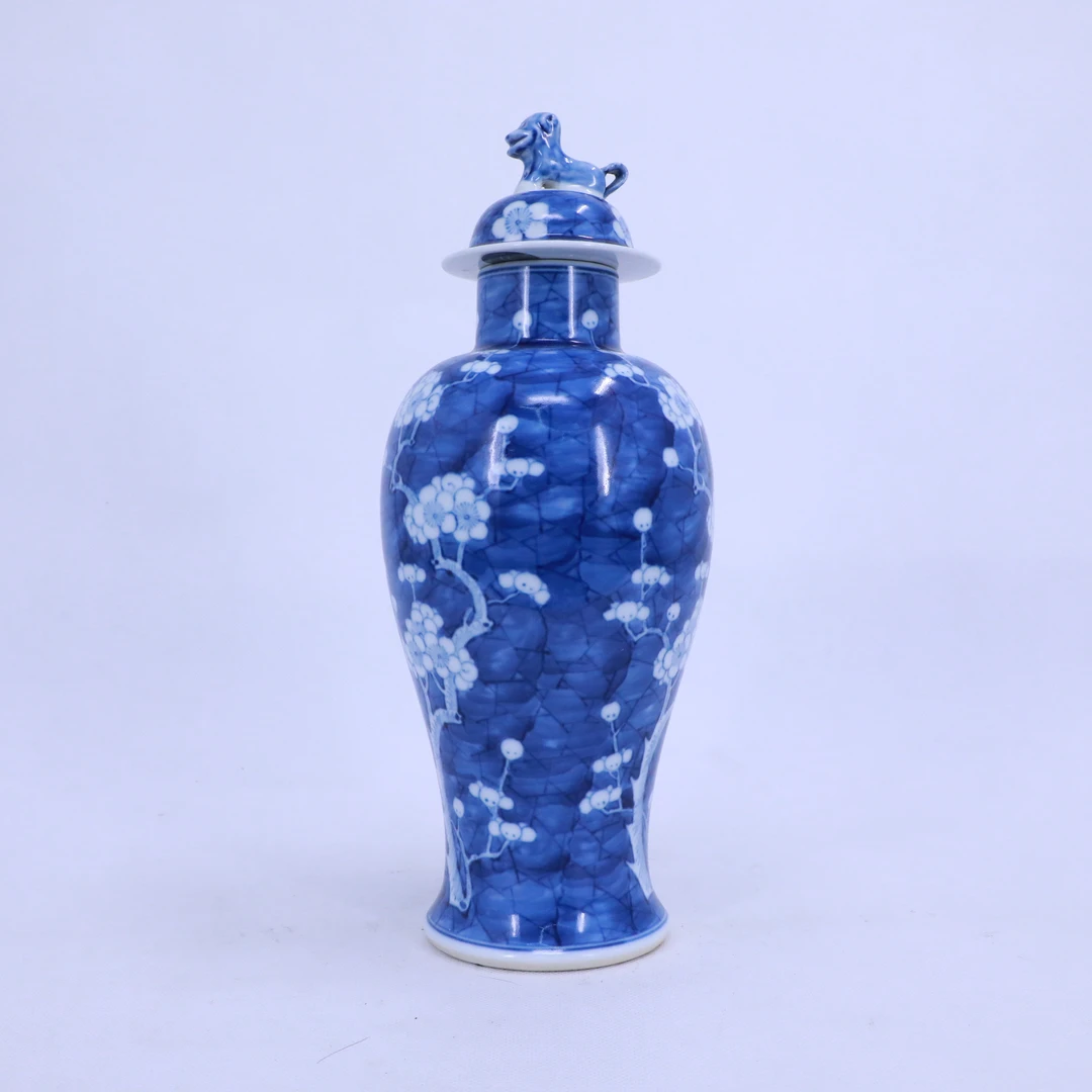 青花冰梅纹盖罐LOT4079