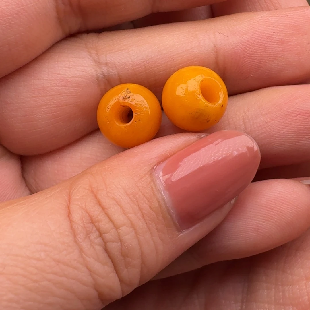 蜜蜡裸石未镶嵌—***哥对珠