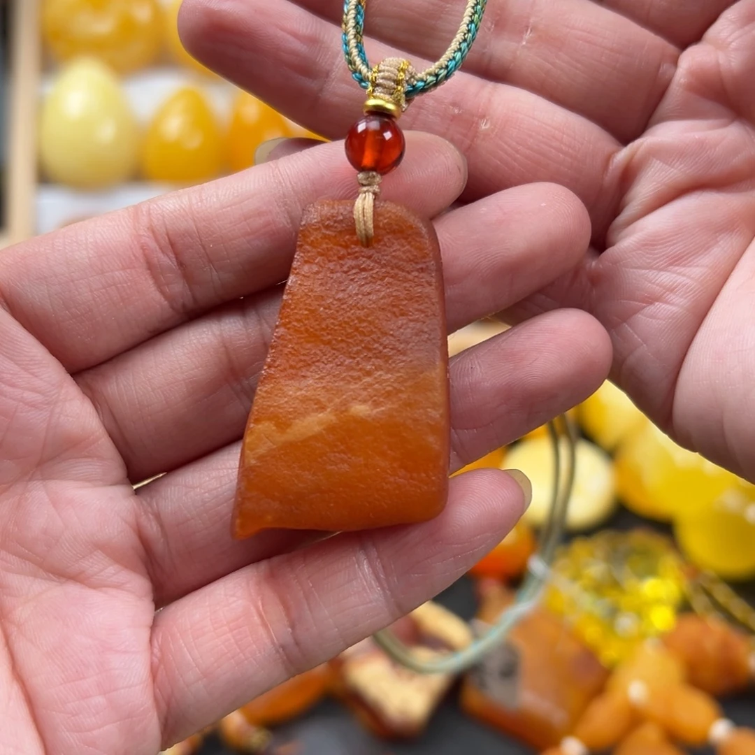 蜜蜡未镶嵌颈饰10克