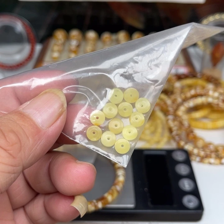 琥珀未镶嵌裸石999号