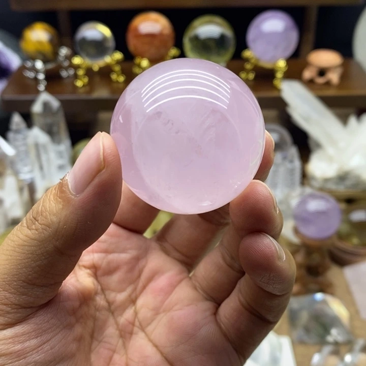 天然粉水晶球摆件27