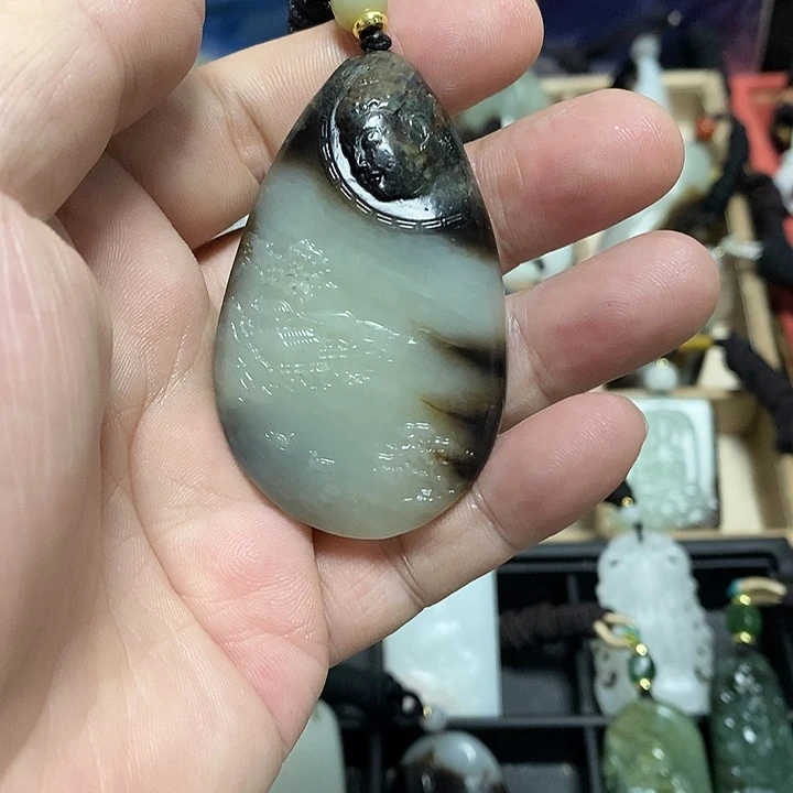 你***的和田玉未镶嵌颈饰