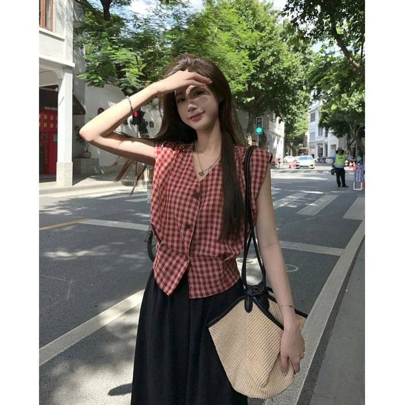 复古V领拼色格子单排扣无袖衬衫女夏季收腰显瘦设计感小飞袖上衣