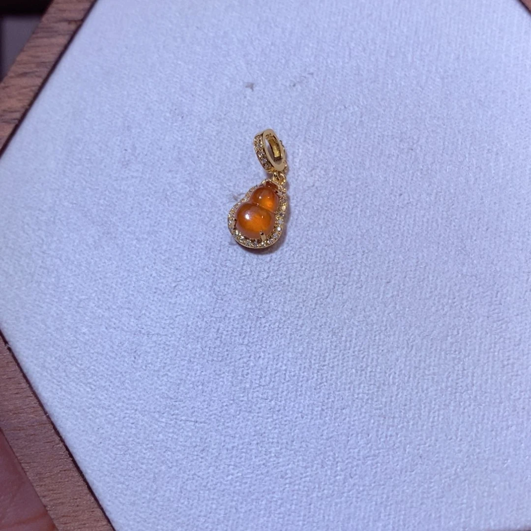 翡翠18K金镶嵌颈饰11111111